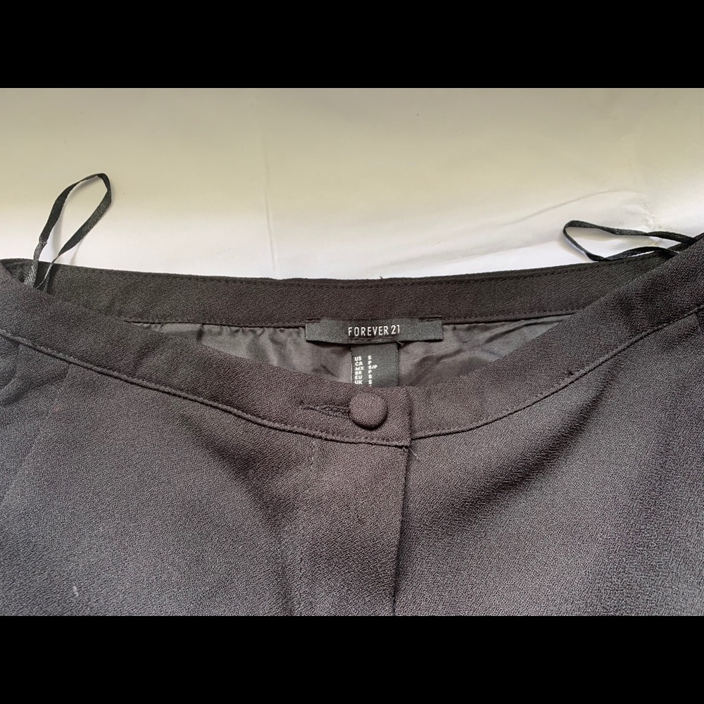 Forever 21 shorts - Picture 3 of 4